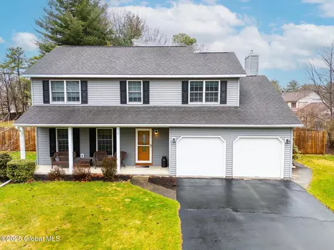 3 Pleasant Ln, Queensbury, NY 12804