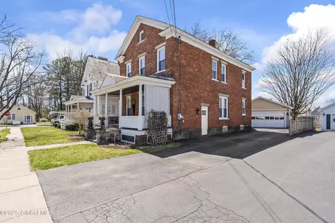4 Wing St, Glens Falls, NY 12801