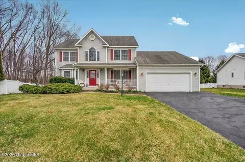 7 Northgate Ct, Clifton Park, NY 12065