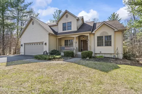 455 Gansevoort Rd, Moreau, NY 12828