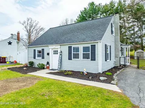 4 Charles Rd, Latham, NY 12110