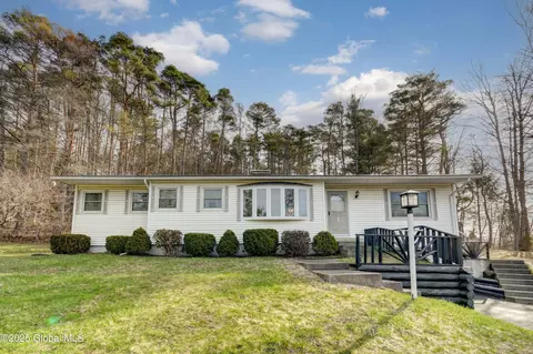 686 County Highway 122, Gloversville, NY 12078