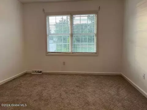 2 Breanna Dr, Schenectady, NY 12304 photo 39