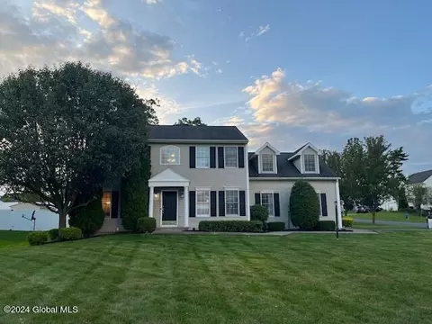 2 Breanna Dr, Schenectady, NY 12304 photo 2