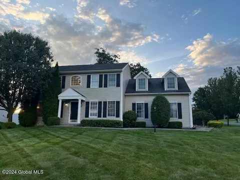 2 Breanna Dr, Schenectady, NY 12304