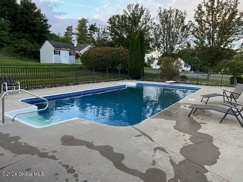 2 Breanna Dr, Schenectady, NY 12304 photo 7