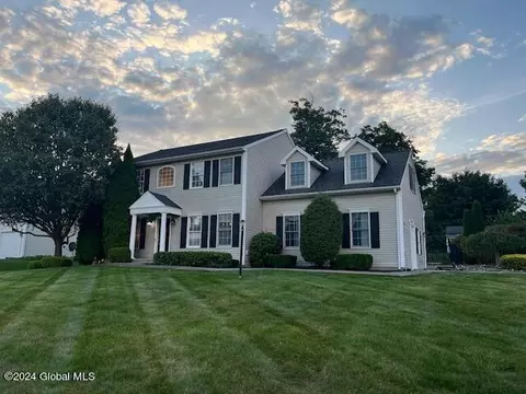 2 Breanna Dr, Schenectady, NY 12304 photo 3