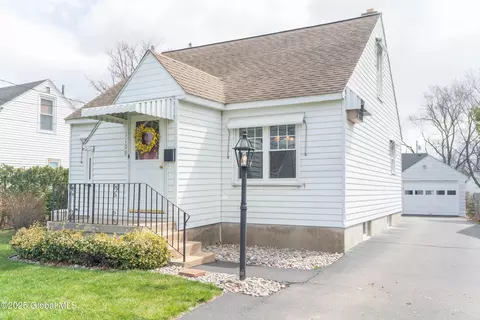 1109 Paul Ave, Rotterdam, NY 12306