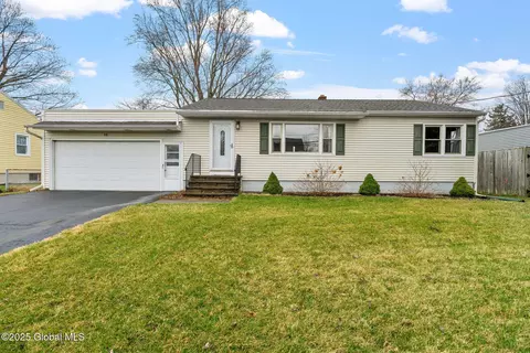 18 Marriner Ave, Colonie, NY 12205