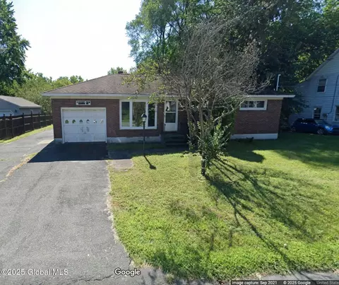67 Russell Rd, Colonie, NY 12205