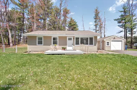 213 Elm Ave #EAST, Selkirk, NY 12158