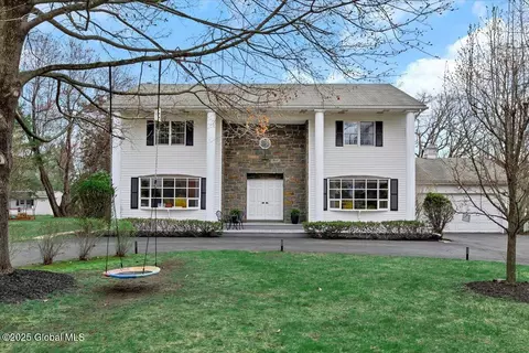 21 Eastview Ter, Rensselaer, NY 12144