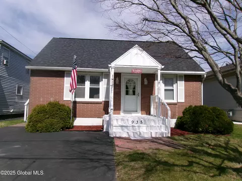 935 Marion Ave, Schenectady, NY 12303