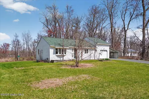15 Ruby Ln, Selkirk, NY 12158 photo 2