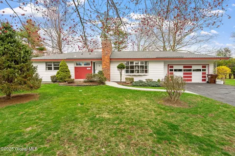 131 Marlboro Rd, Delmar, NY 12054