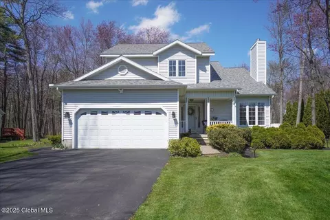 32 Stage Run, Waterford, NY 12188