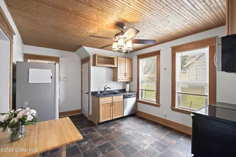 10 Buchanan St, Schenectady, NY 12304 photo 11