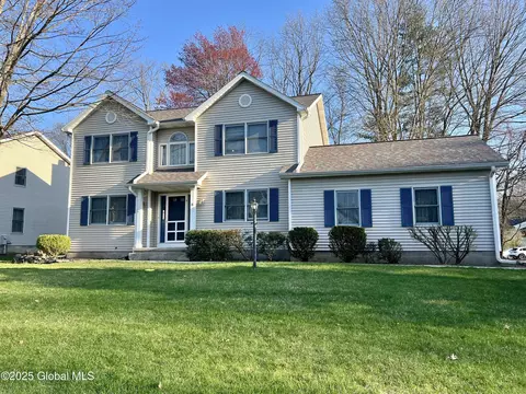 Exterior - 3 Timber Ln, Glenmont, NY 12077 photo 4 of 4