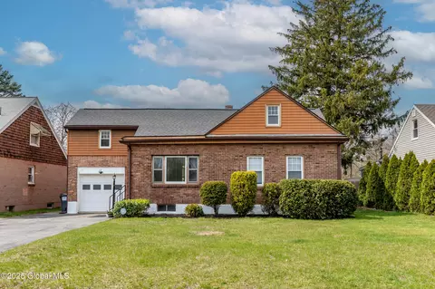 12 Grounds Pl, Albany, NY 12205