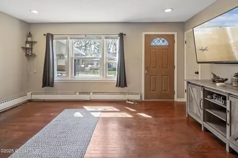 2031 Gray St, Schenectady, NY 12306 photo 3