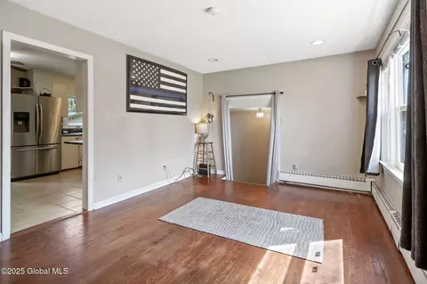 2031 Gray St, Schenectady, NY 12306 photo 5