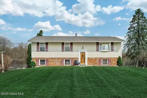 133 Horstman Dr, Schenectady, NY 12302
