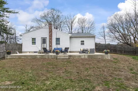 Exterior - 148 Wemple Rd, Glenmont, NY 12077 photo 4 of 7