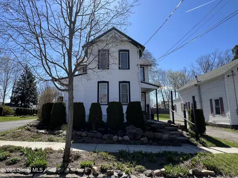 26 Spring St, South Glens Falls, NY 12803