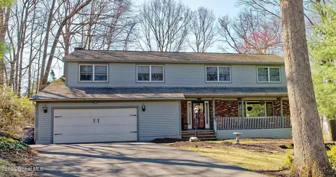 2230 Budd Ter, Niskayuna, NY 12309