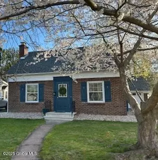 16 Berncliffe Ave, Albany, NY 12208