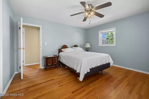 55 Montrose Dr, Delmar, NY 12054 photo 17