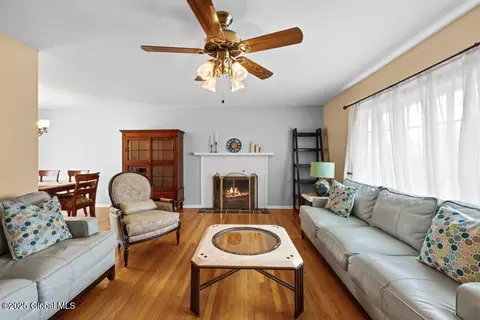 55 Montrose Dr, Delmar, NY 12054 photo 5