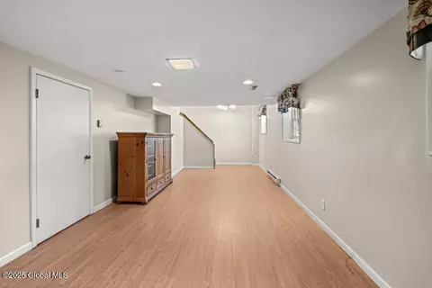 55 Montrose Dr, Delmar, NY 12054 photo 13