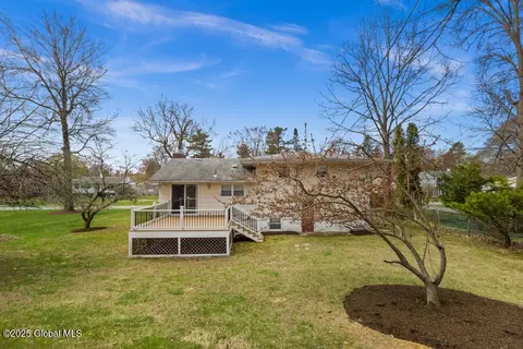 55 Montrose Dr, Delmar, NY 12054 photo 31