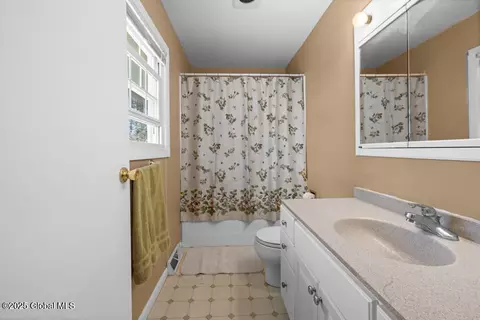55 Montrose Dr, Delmar, NY 12054 photo 20