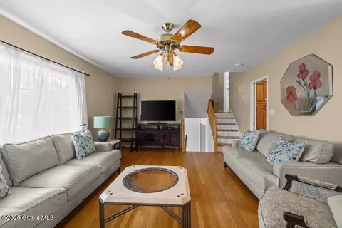 55 Montrose Dr, Delmar, NY 12054 photo 9