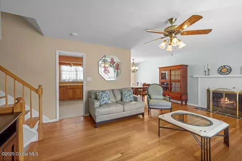 55 Montrose Dr, Delmar, NY 12054 photo 8