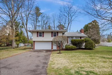 55 Montrose Dr, Delmar, NY 12054 photo 3
