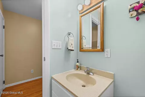 55 Montrose Dr, Delmar, NY 12054 photo 28