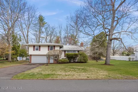 55 Montrose Dr, Delmar, NY 12054 photo 2