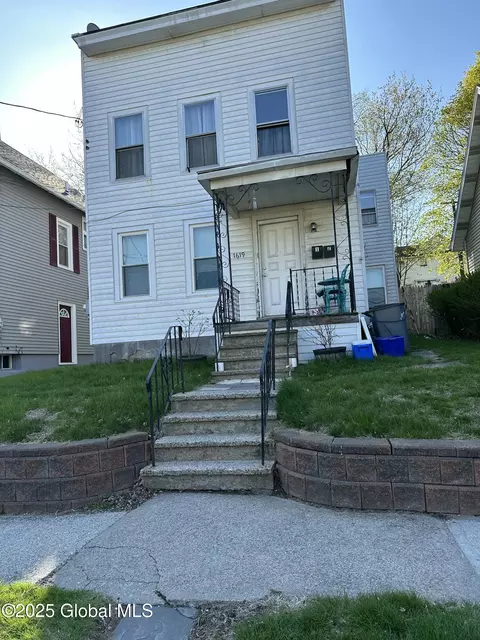 1619 6th St, Rensselaer, NY 12144