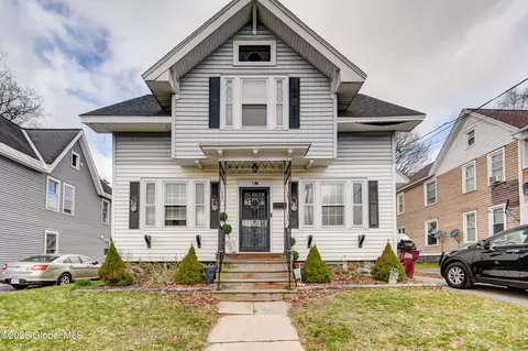 7 N Mcnab Ave, Gloversville, NY 12078