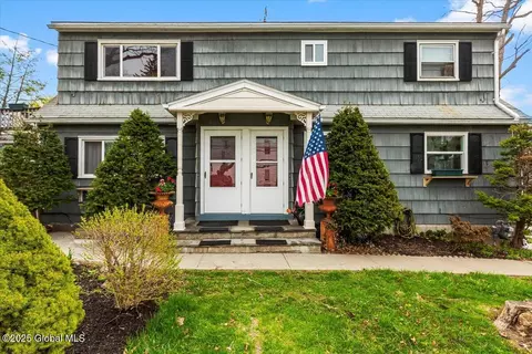 43 Sycamore St, Albany, NY 12208