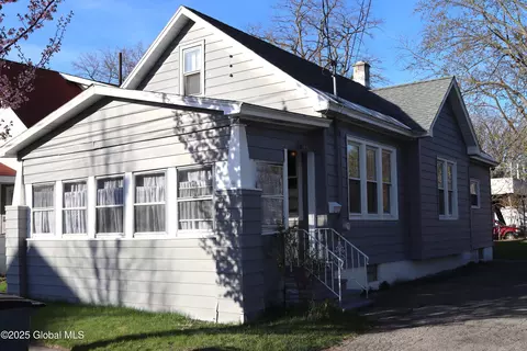 467 Arthur St, Schenectady, NY 12306