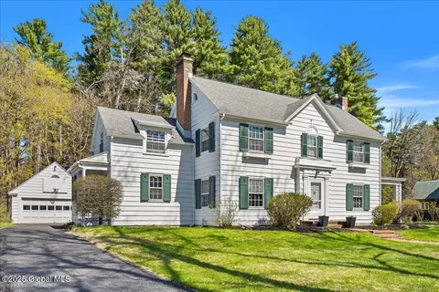 27 Horicon Ave, Glens Falls, NY 12801