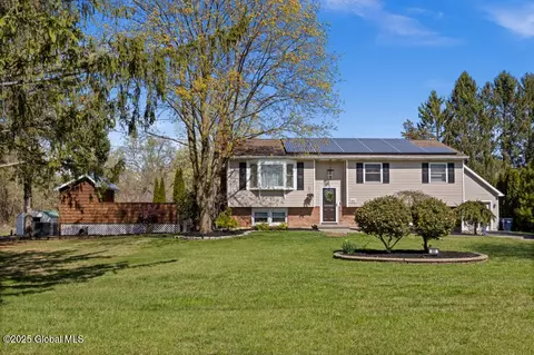 885 Arno Dr, Schodack, NY 12033
