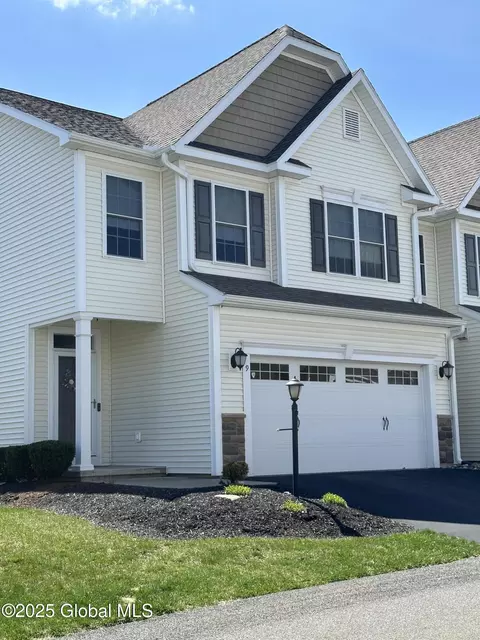 9 Andriana Ln, Albany, NY 12204
