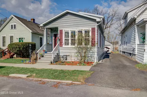 163 Simmons Ave, Cohoes, NY 12047