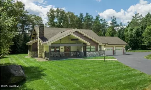 225 Algonquin Drive Dr, Lake Placid, NY 12946