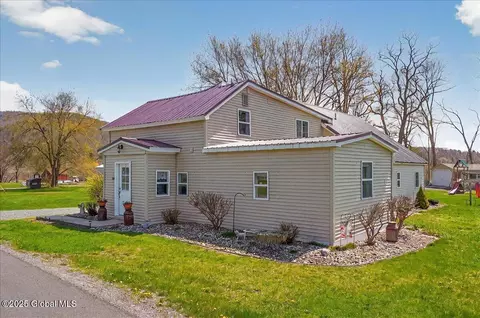 104 Jodie Rd, Eagle Bridge, NY 12057